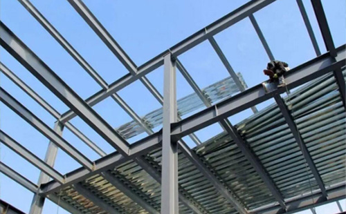 敦煌敦煌钢结构加工中的切割与钻孔精度控制要点